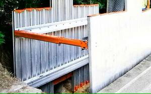 Kundel V-Panel Aluminum Slide Rail System 6 ft High x 10 ft Length (Spreaders Sold Separately) K562959 at Pollardwater