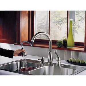 Delta Faucet Leland Single Handle Pull Down Kitchen Faucet In