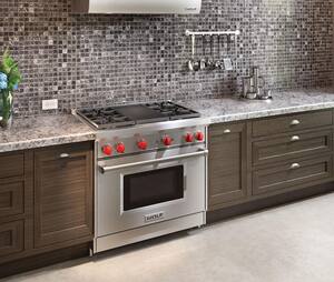 Wolf Range 36 In 4 Burners Range With Grill Gr364c Ferguson