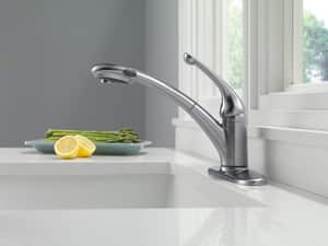 Delta Faucet Signature Single Handle Pull Out Kitchen Faucet