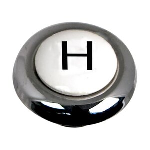 Button in Polished Chrome