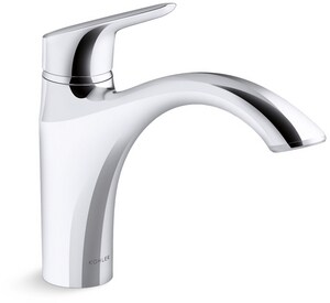 Single Handle Kitchen Faucet in Chrome